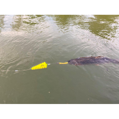 Black Cat U-float Tree