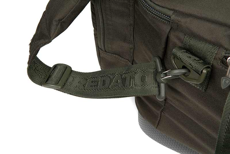 Fox Rage Predator Carryall (Incl. Tackleboxen)