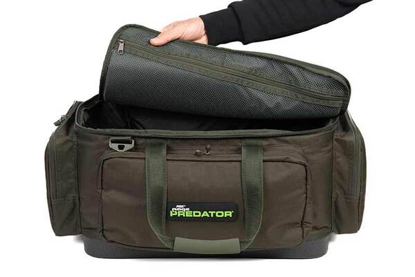 Fox Rage Predator Carryall (Incl. Tackleboxen)