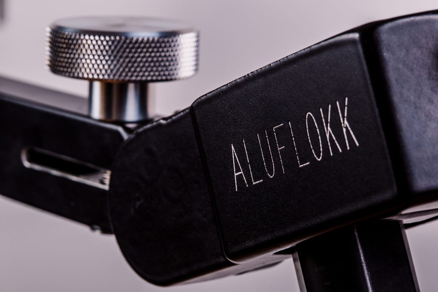 Aluflokk Feedersteun