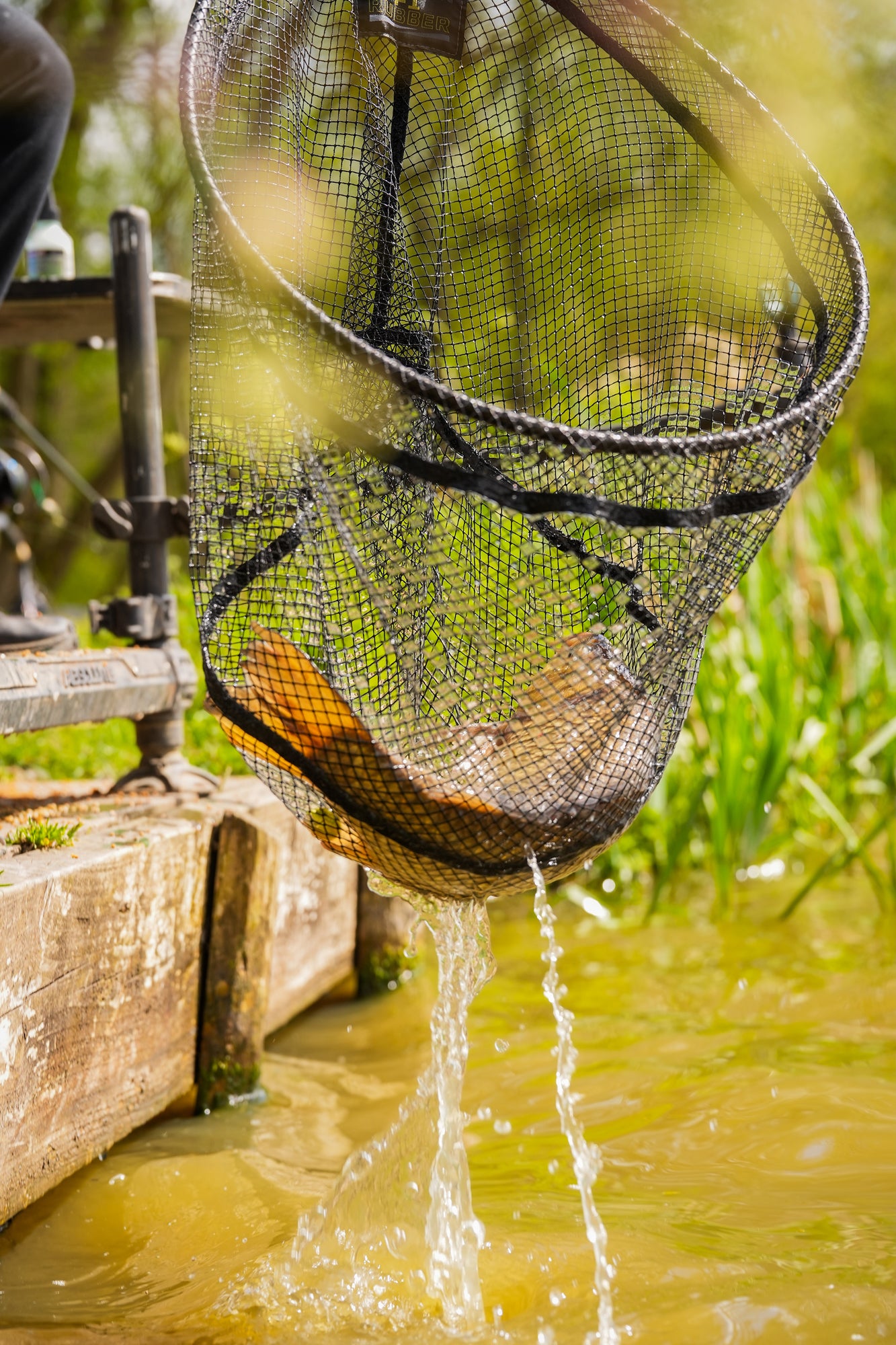 Preston Carbon F1 Latex Landing Net