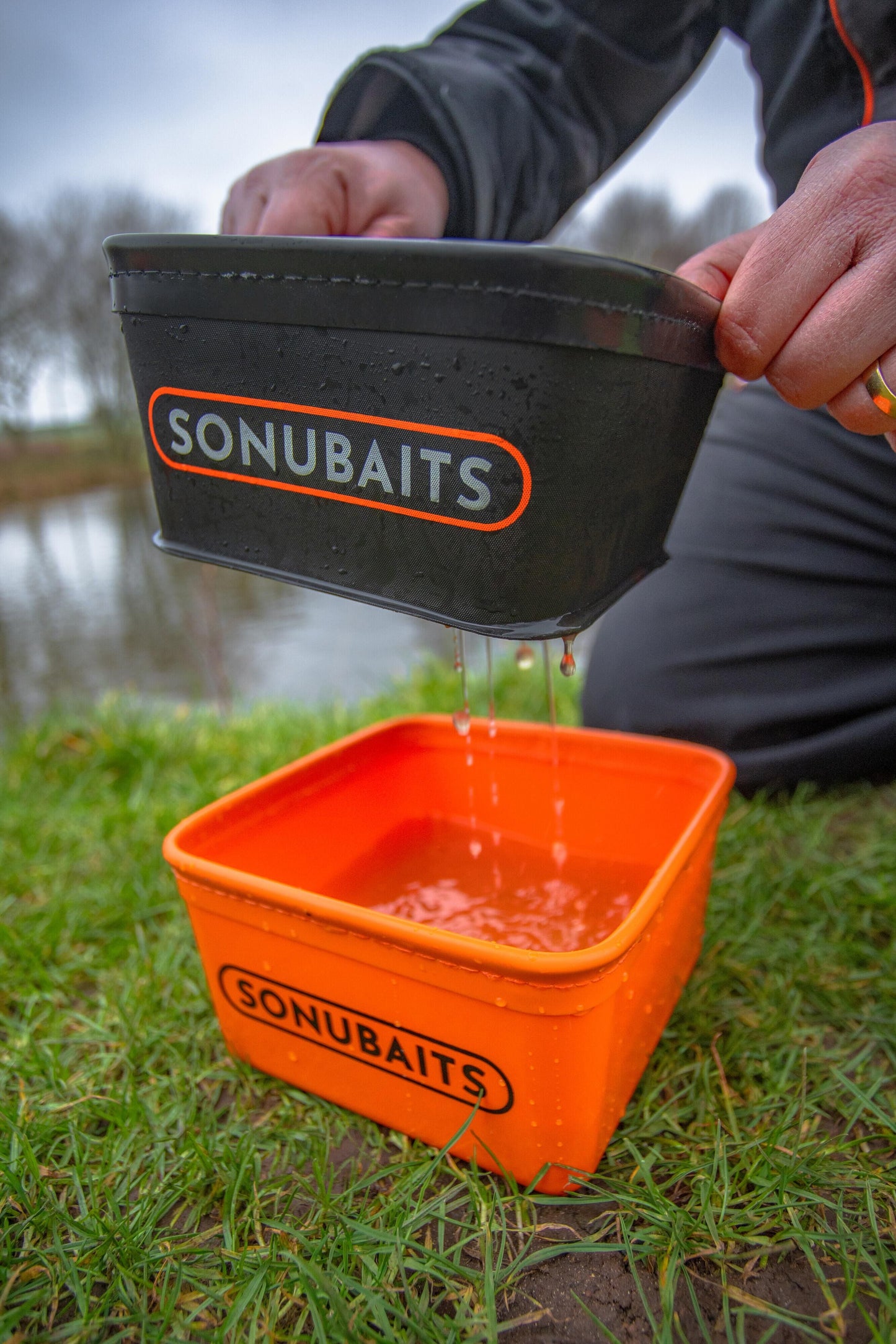 Sonubaits EVA Bait Tub & Strainer Set