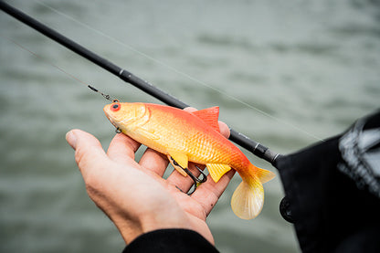 Fox Rage Ultra Realistic Replicant - Golden Roach